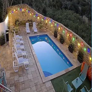 Hostal Follow The Sun Boutique - Pool, Breakfast & Sea Views, San Julián